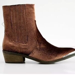 ARiderGirl Eagle Velvet Ankle Boots